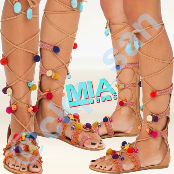 NWOT MIA Reanna Pom Pom Gladiator Sandals Sz 9 - Picture 2 of 15